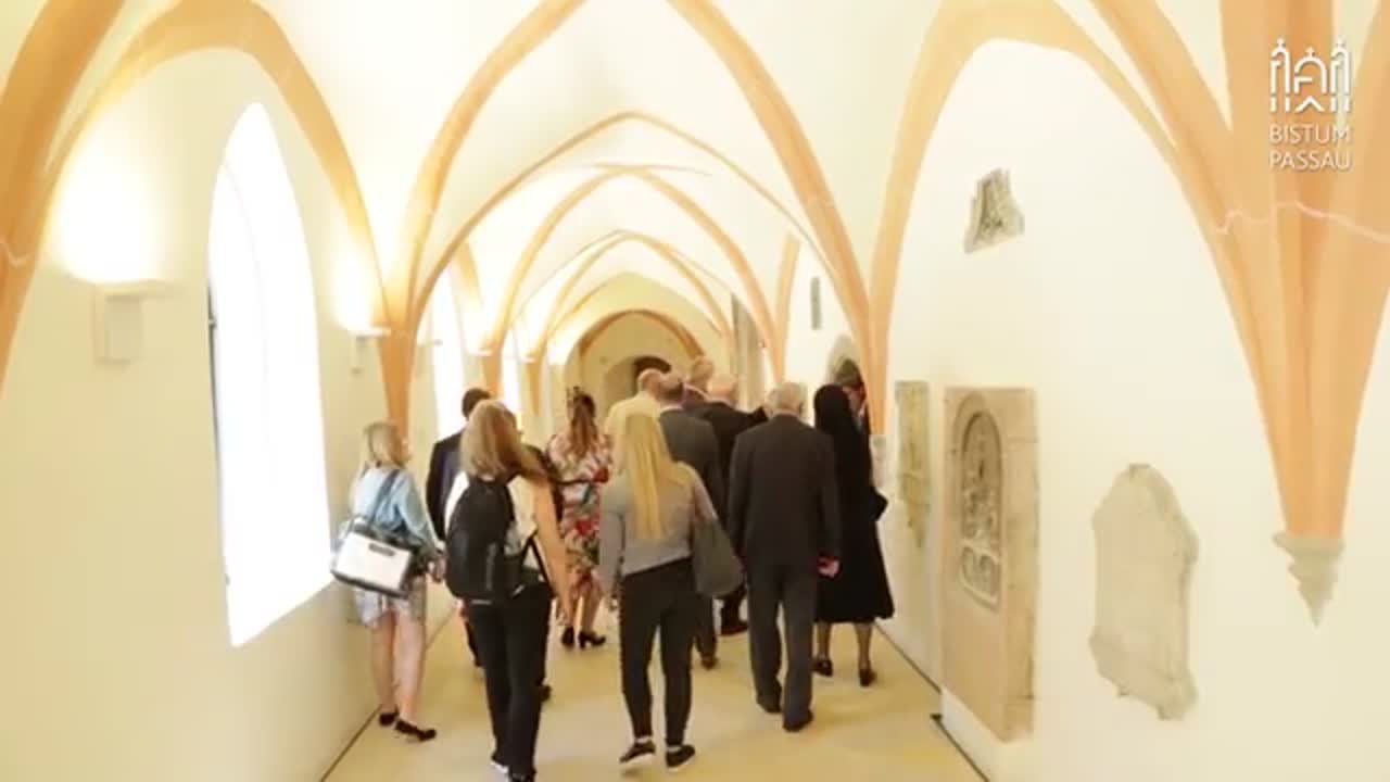 "Alter" Kreuzgang erstrahlt in "neuem" Licht 