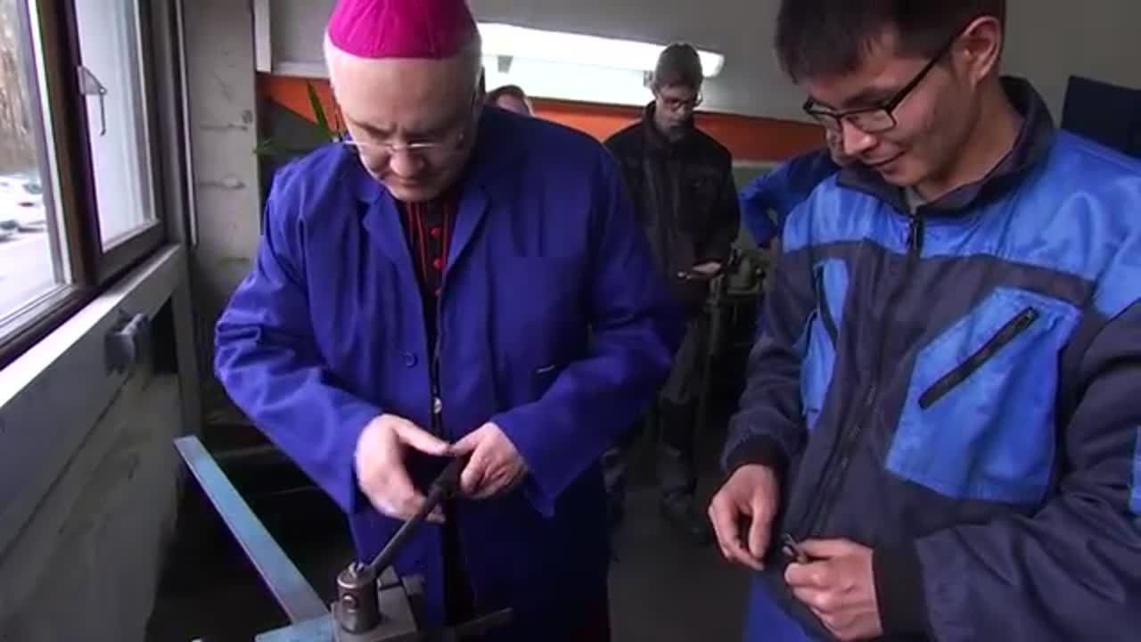 Mit dem Bischof in der Werkstatt