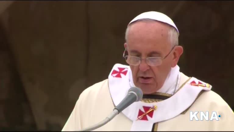 Papst Franziskus besucht Assisi 