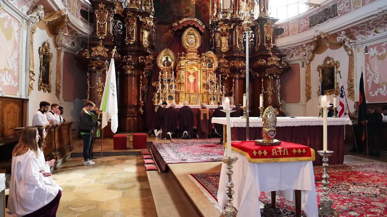 Abschied vom Dom: Festgottesdienst zur Schließung und Stand der Sanierung