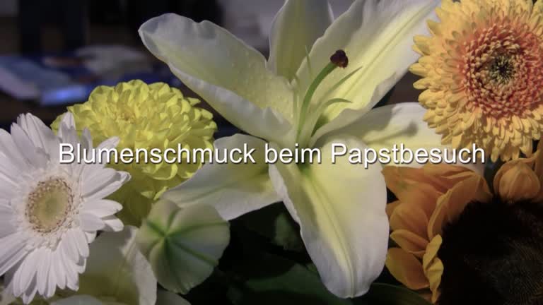 Blumenschmuck beim Papstbesuch
