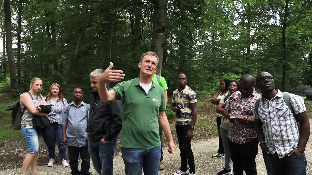 Weißwurst und Walderkundung: Fachkräfteaustausch mit Gästen aus Ghana im Bistum Eichstätt