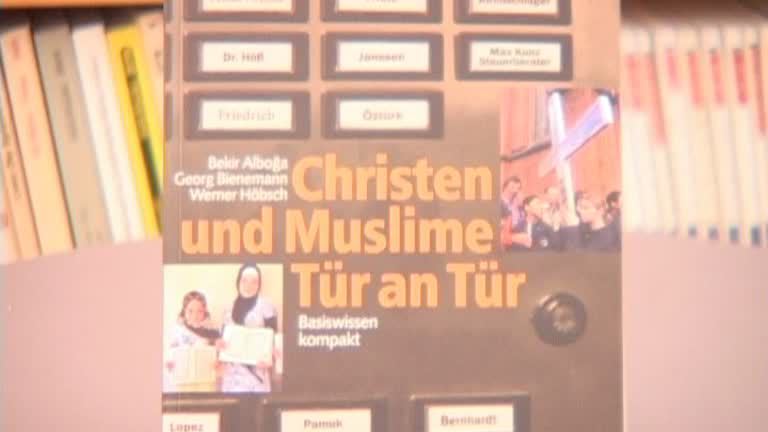 Christen und Muslime Tür an Tür