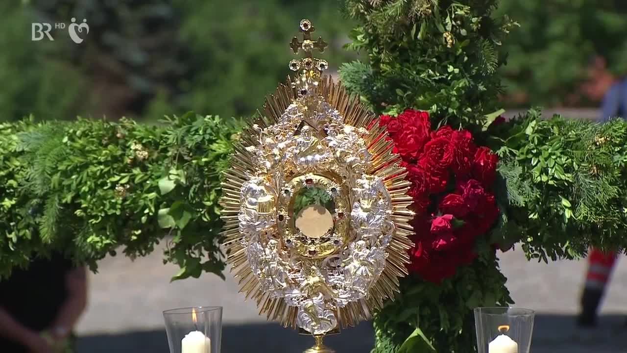 Kath. Gottesdienst an Fronleichnam und anschließende Prozession
