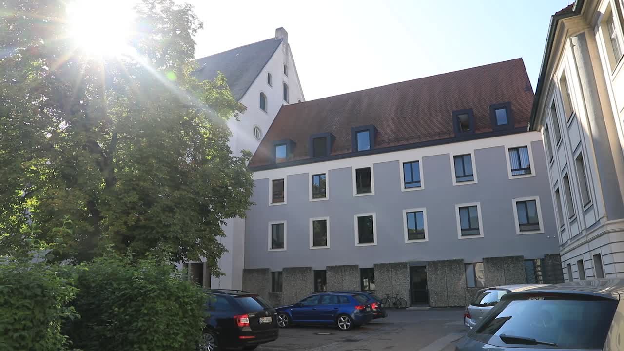 Das Bischöfliche Ordinariat bildet aus