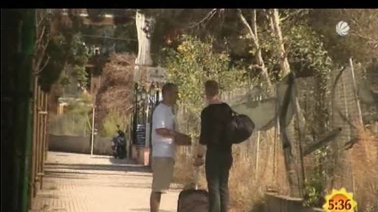Sat.1 Gewissensfrage (29.06.2010): Würden Sie das Paket von einem Fremden aus dem Urlaub mit ins Flugzeug nehmen?