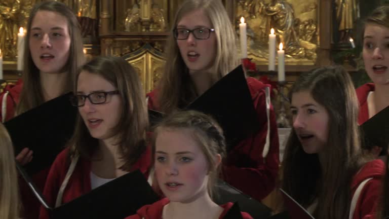 Gotteslobvideo (GL 544,1): Halleluja (5. Ton, weihnachtlich)