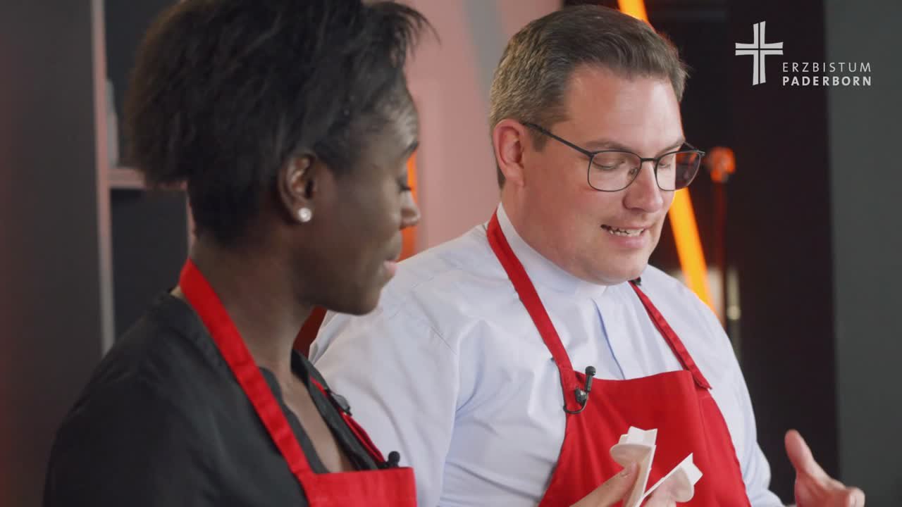 Backen im Advent - Zimtsterne backen mit Leichtathletin Yasmin Kwadwo