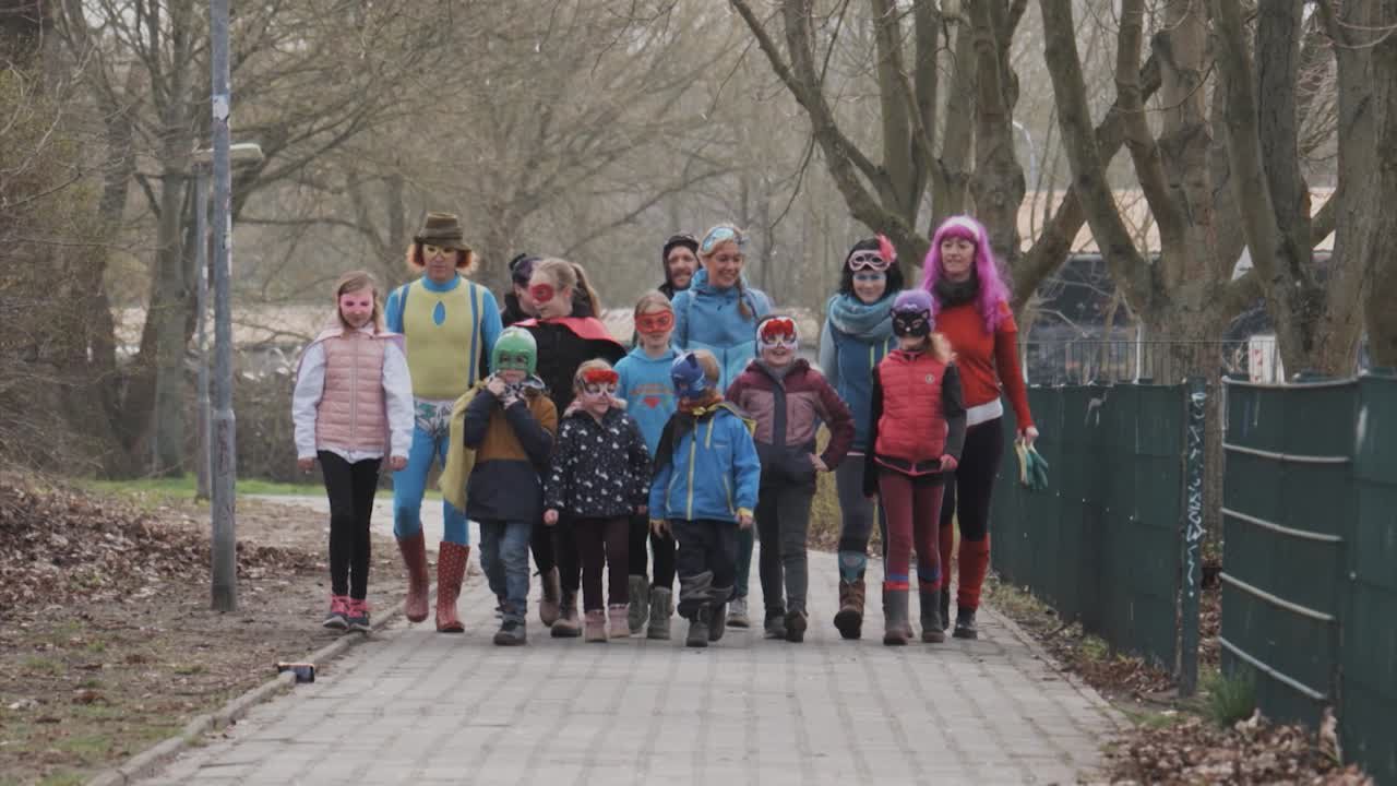 Ehrensache "Stinknormale Superhelden"