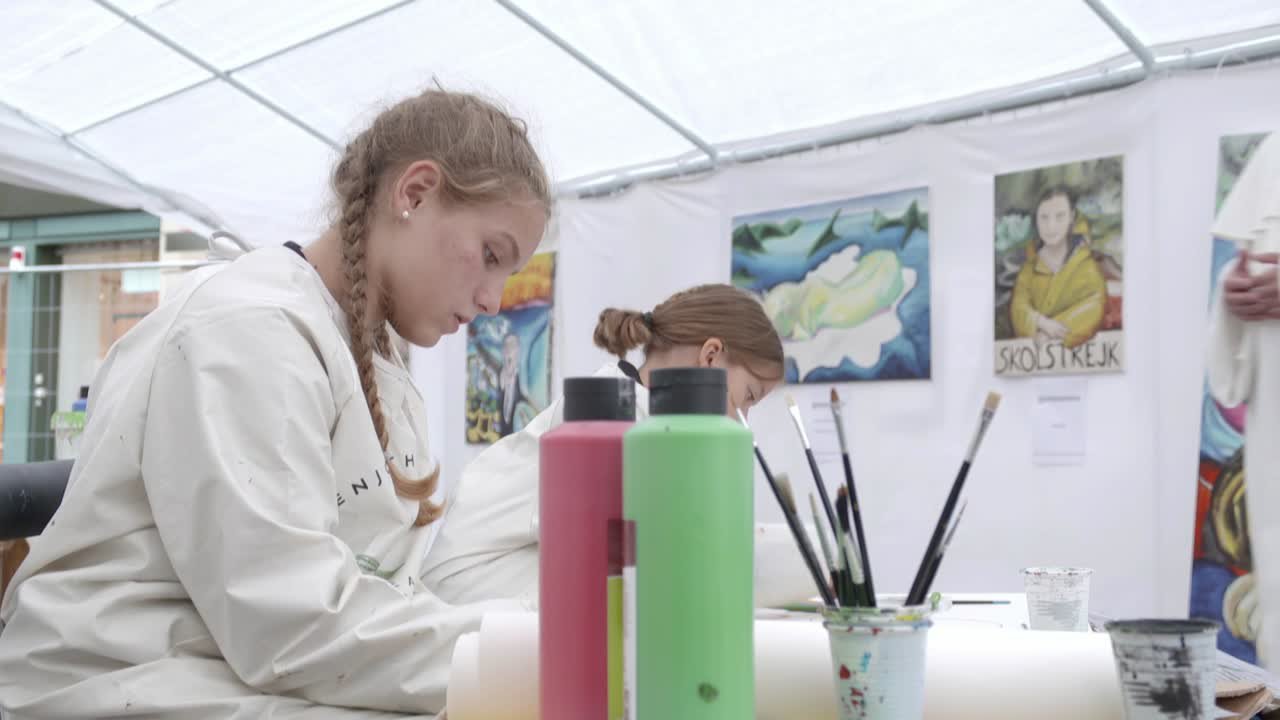 So Gesehen – Kunst aus Krisen