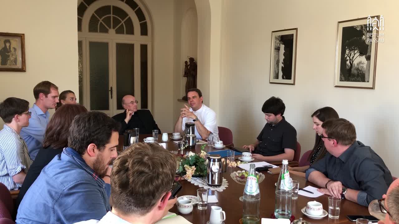 Was treibt Euch um? Bischof Oster holt sich Rat bei der Jugend