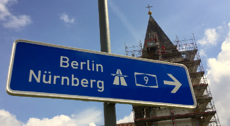 Autobahnkirche: Glauben tanken mit Erzbischof Ludwig Schick