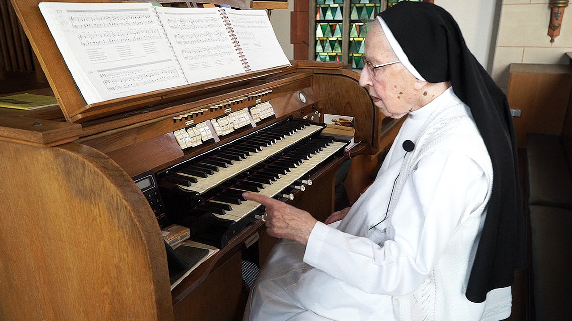Diese 101-jährige Ordensfrau spielt täglich die Orgel 