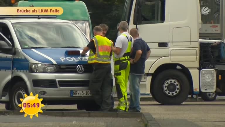 Gewissensfrage: Autobahnpolizei-Brücke als LKW-Falle