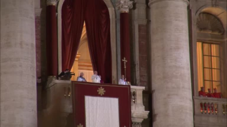 Als Franziskus die Loggia betrat