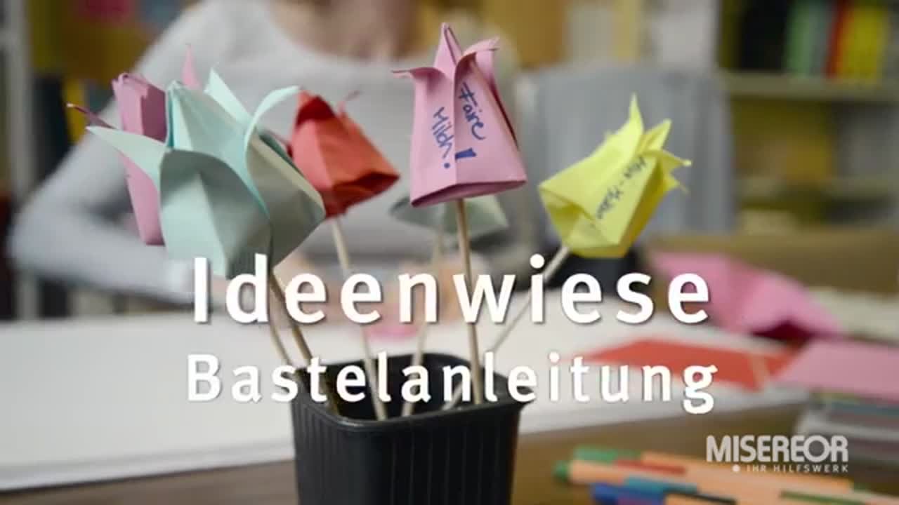 "Eine Papierblume selbstgemacht"