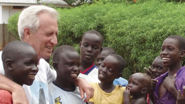 missio: „Friedensarbeit: Eine ehemalige Kindersoldatin trifft den Papst“