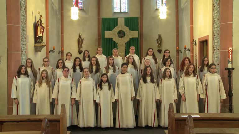 Gotteslobvideo (GL 393): Nun lobet Gott im hohen Thron