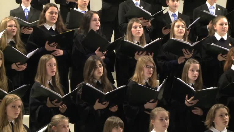 Gotteslobvideo (GL 345,2): Veni Sancte Spiritus