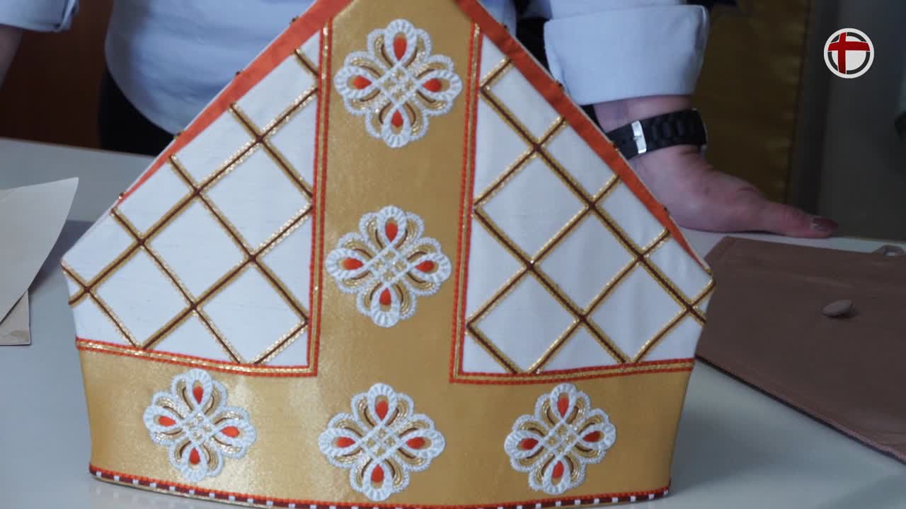 Paramentenwerkstatt: Japangold statt Geschenkband