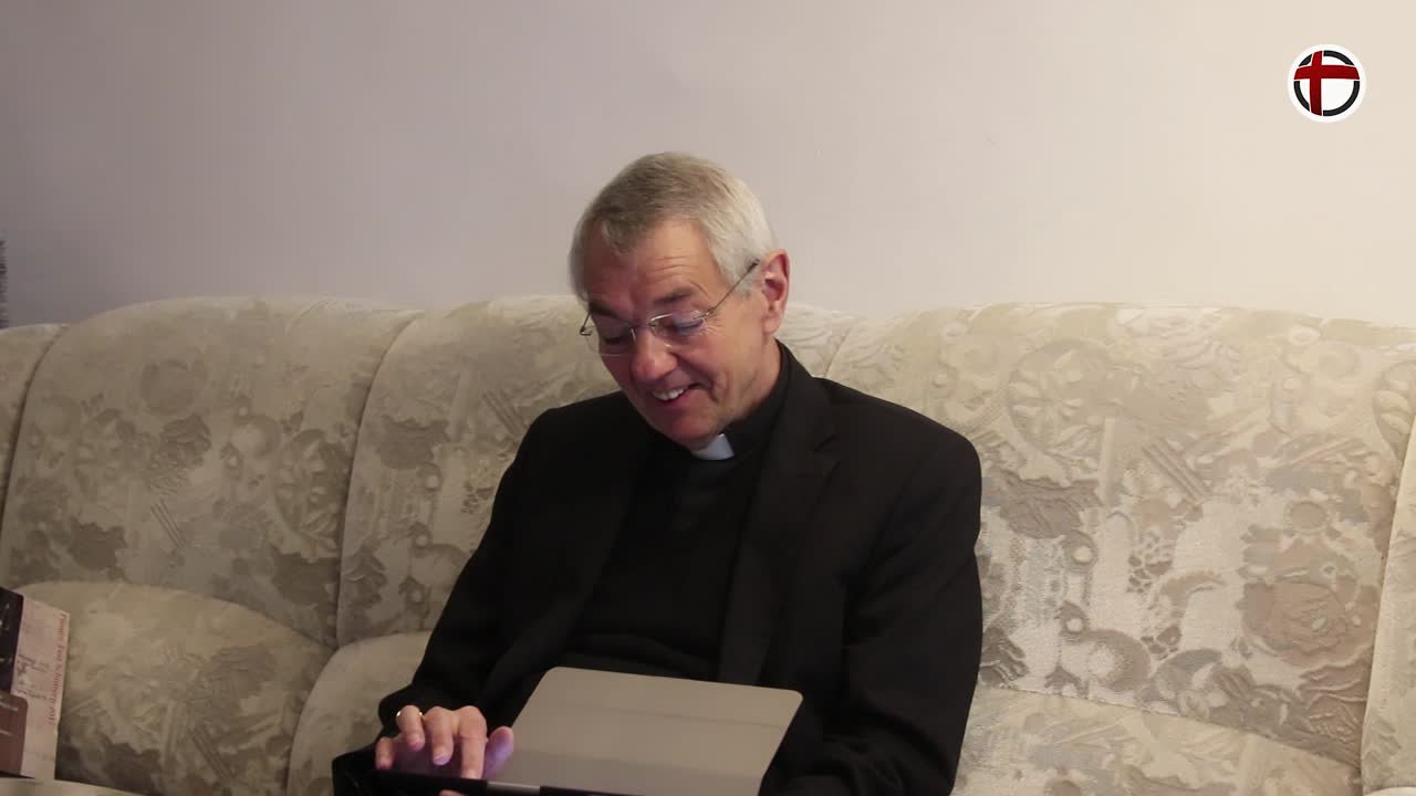 Erzbischof Ludwig Schick und sein Tablet