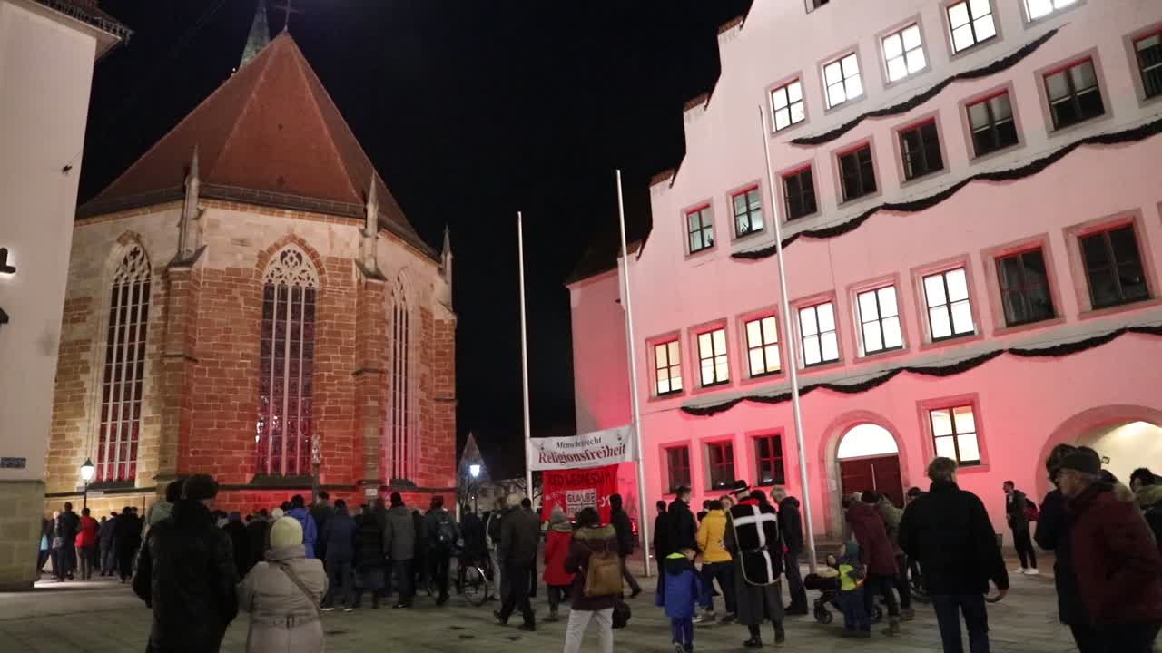 Schweigemarsch und Gebete für verfolgte Christen: Red Wednesday in Neumarkt